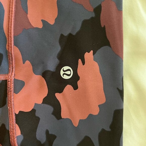 camo lululemon leggings - Picture 5 of 5